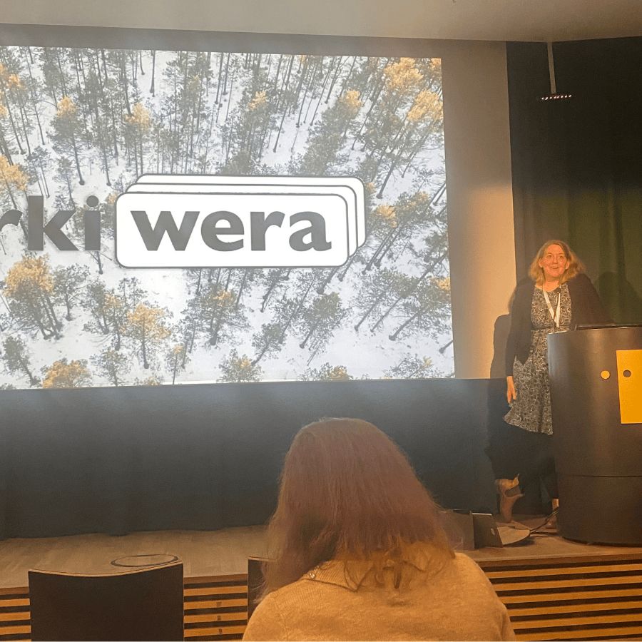 Magdalena presenting at WAC